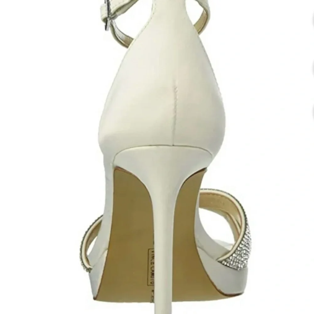 VINCE CAMUTO Kalvira Heel Satin Milk Ivory Stiletto Ankle Strap Size 9.5 NWT